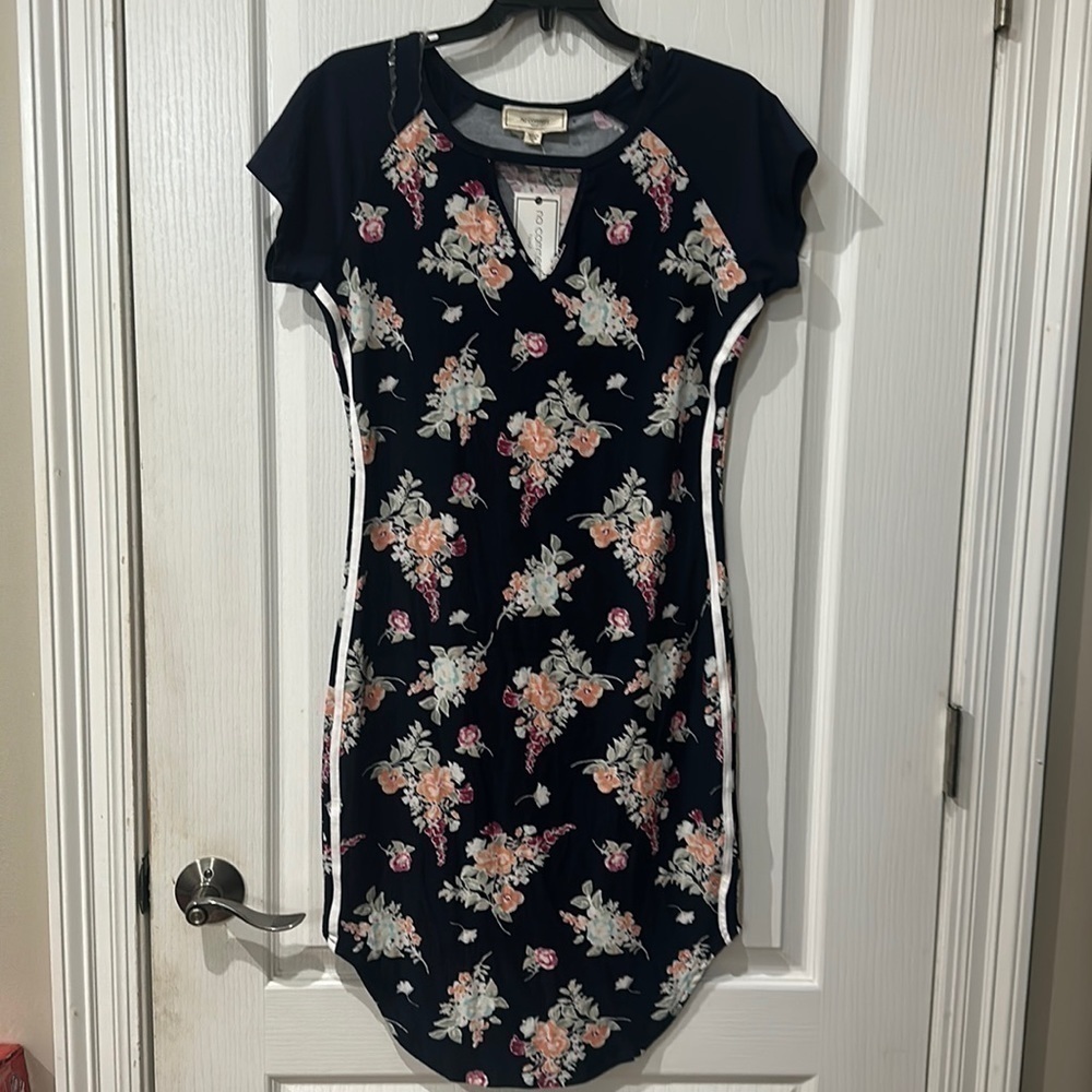 No comment size XL floral short sleeve dress NWT